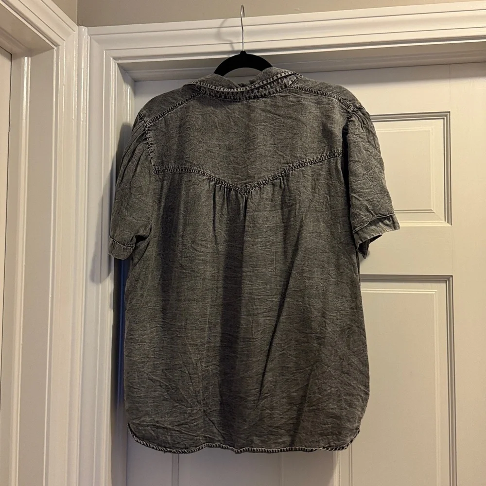 Flowy Gray/Distressed Black Denim Button-Up Shirt - Picture 3 of 3